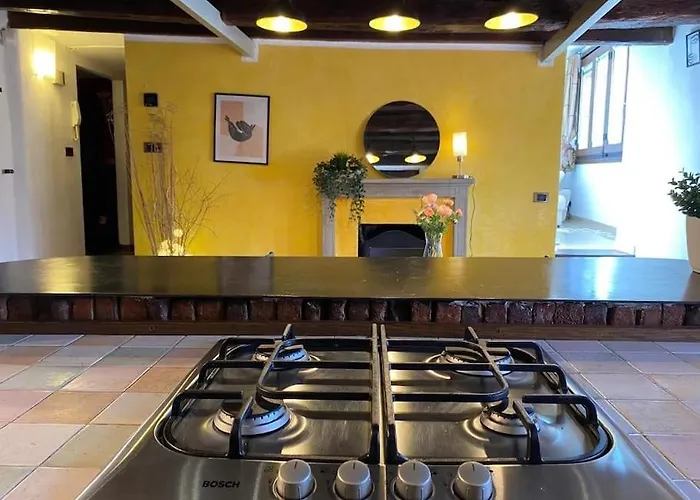 アパート Janua Major チェルノッビオ